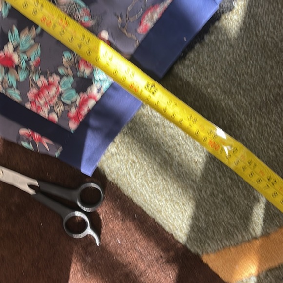 Elevenses - Anthropologie pants. Flowered print on grey background. Size 4 - Picture 11 of 16